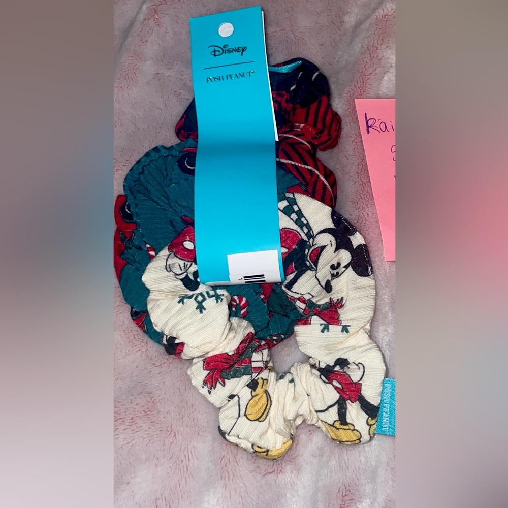 Posh Peanut Disney Mickey Christmas Scrunchies NWT